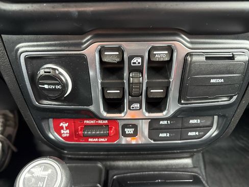 Used 2019 Jeep Wrangler Unlimited Rubicon w/ Dual Top Group image 52