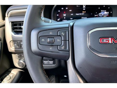 Used 2023 GMC Yukon AT4 w/ AT4 Premium Plus Package AWD/4WD image 17