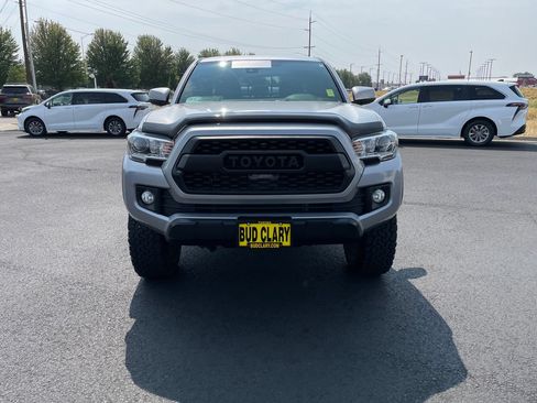 Certified 2019 Toyota Tacoma TRD Off-Road w/ TRD Premium Off Road Package AWD/4WD image 8