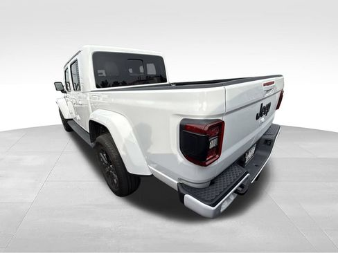 Used 2023 Jeep Gladiator Overland AWD/4WD image 4
