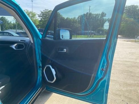 Used 2021 Jeep Renegade Latitude w/ Convenience Group FWD image 13