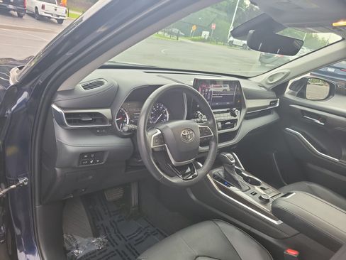 Used 2022 Toyota Highlander Limited AWD/4WD image 21