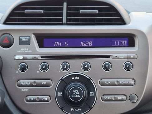 Used 2011 Honda Fit image 16