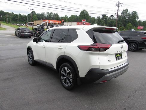 Used 2021 Nissan Rogue SV FWD image 6