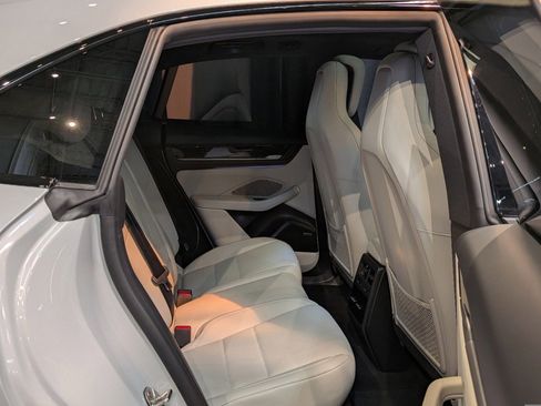 New 2025 Porsche Macan 4S Electric image 13