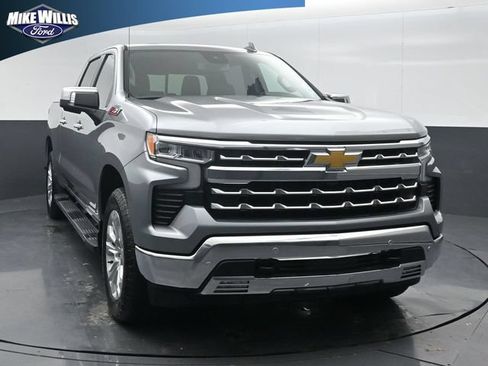 Used 2025 Chevrolet Silverado 1500 LTZ w/ LTZ Premium Package AWD/4WD image 1