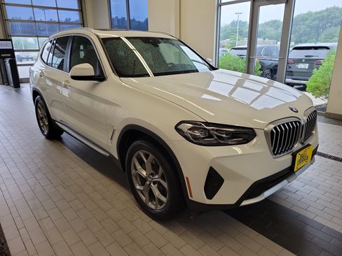 Used 2023 BMW X3 xDrive30i w/ Convenience Package AWD/4WD image 3