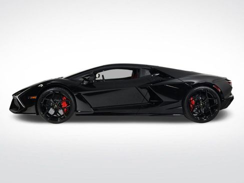 Used 2024 Lamborghini Revuelto image 2
