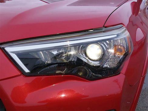 Used 2016 Toyota 4Runner Limited image 28