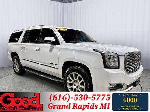 Used 2019 GMC Yukon XL Denali image 1