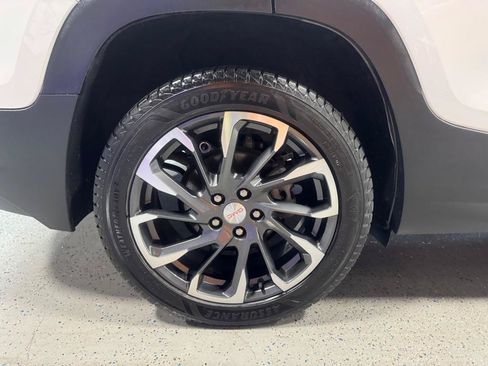 Used 2023 GMC Terrain SLT AWD/4WD image 27