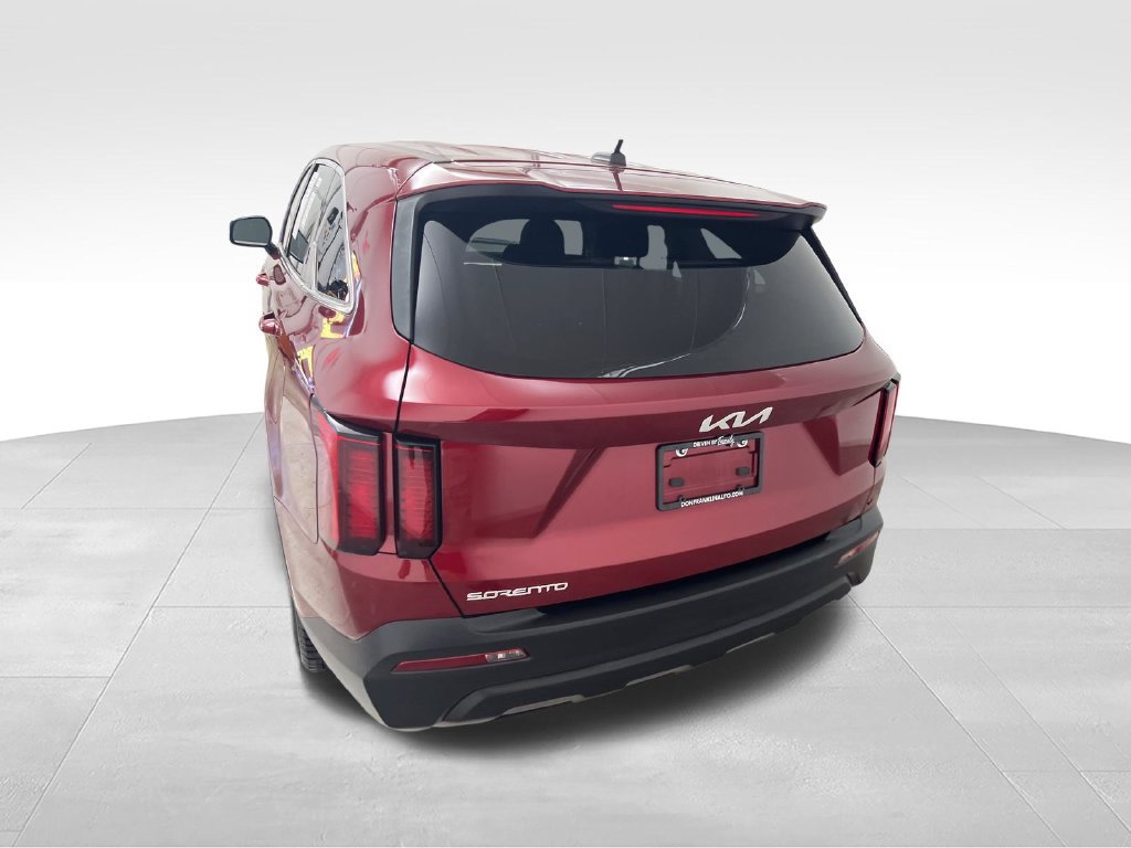 Used 2023 Kia Sorento LX FWD image 3