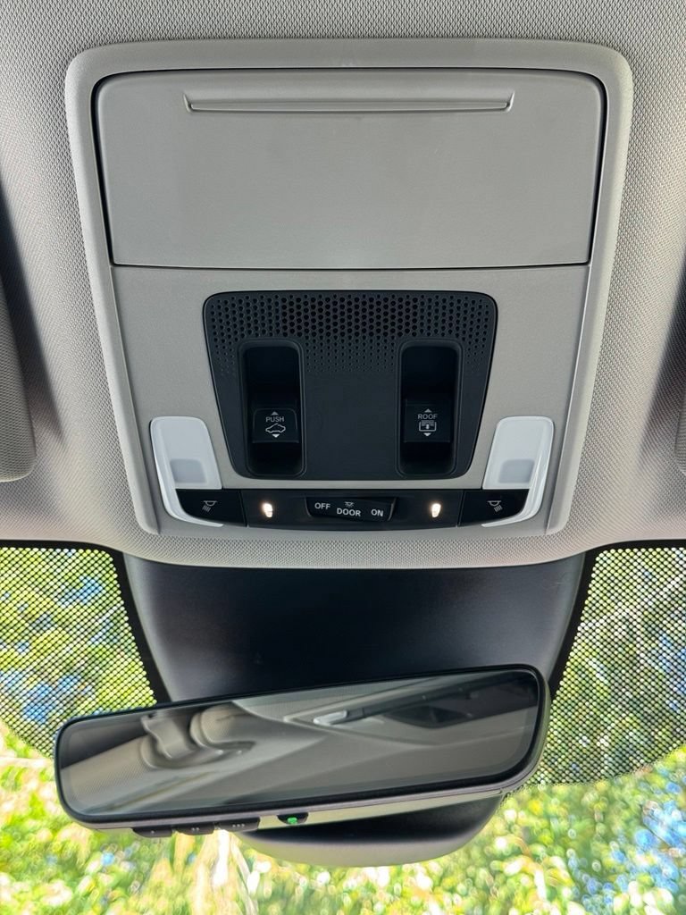 Certified 2025 Honda Pilot Touring image 19