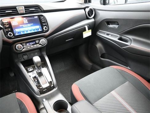 New 2025 Nissan Versa SR w/ Trunk Package image 11