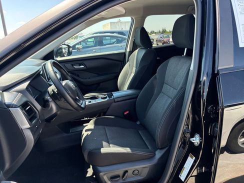 Used 2025 Nissan Rogue SV AWD/4WD image 29