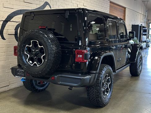 Used 2023 Jeep Wrangler Unlimited Rubicon 4xe w/ Cold Weather Group AWD/4WD image 5