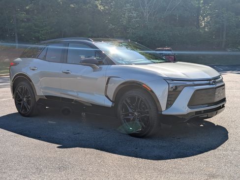 Used 2025 Chevrolet Blazer EV RS image 11