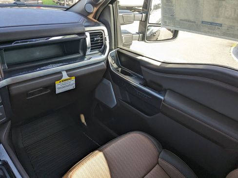 New 2025 Ford F350 King Ranch w/ FX4 Off-Road Package image 18