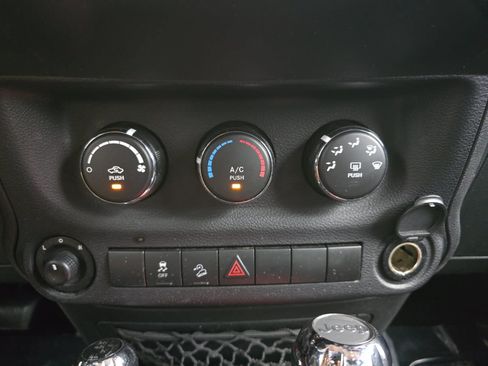 Used 2017 Jeep Wrangler Unlimited Sport w/ Quick Order Package 24S AWD/4WD image 20