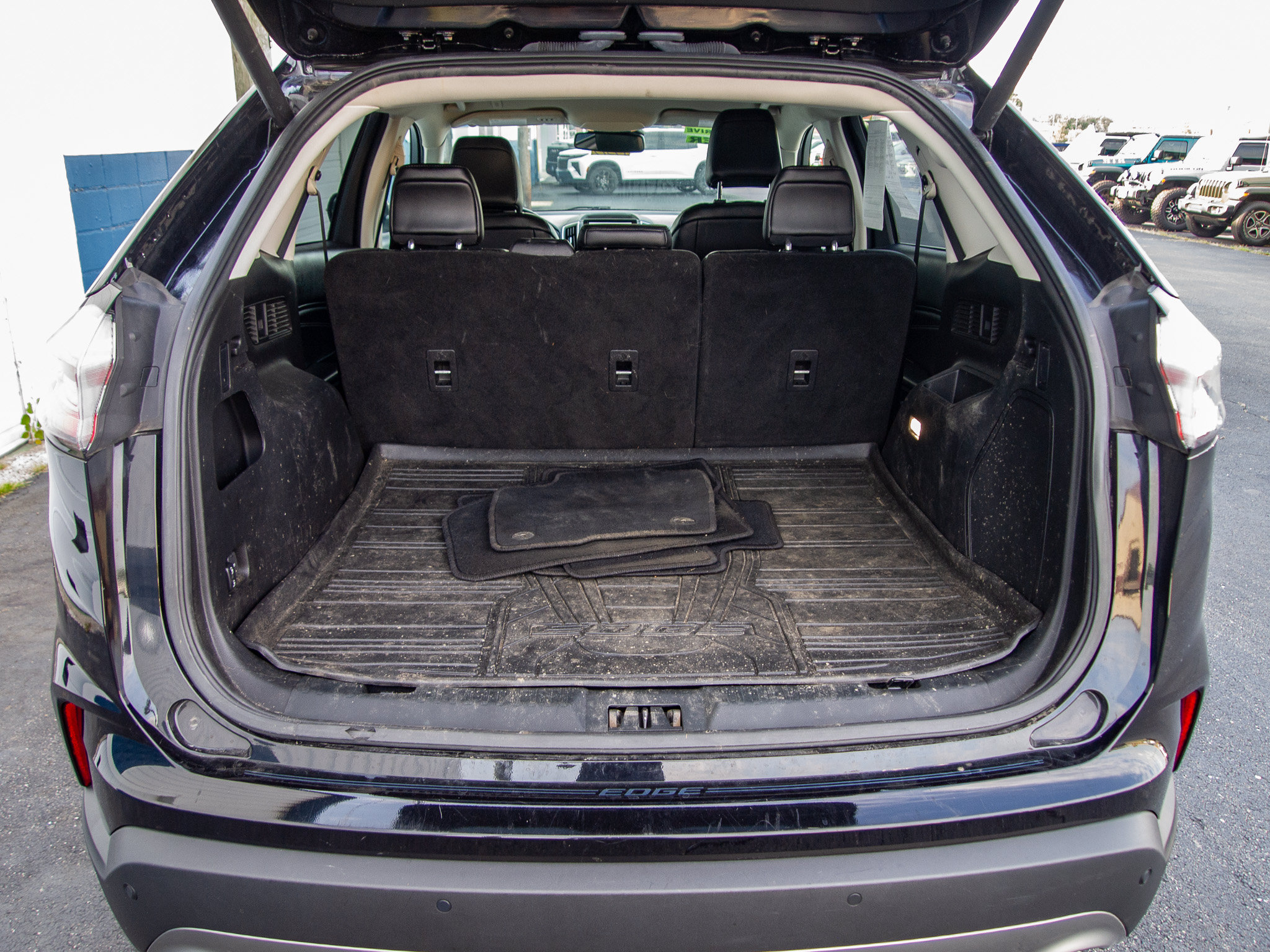 Used 2023 Ford Edge Titanium w/ Cargo Accessory Package AWD/4WD image 29
