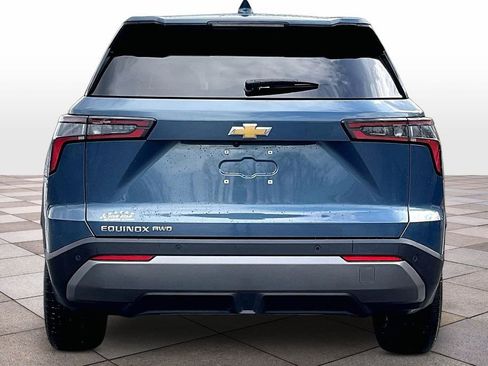 Used 2025 Chevrolet Equinox LT image 4