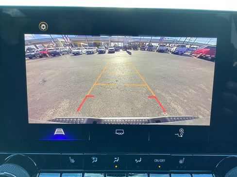 Used 2024 Chevrolet Colorado LT w/ LT Convenience Package II image 22