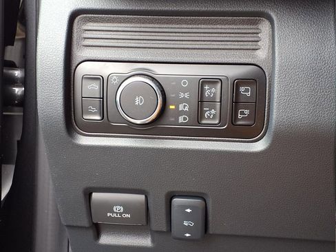 New 2025 Ford F450 Platinum image 15