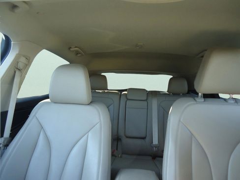 Used 2022 Lincoln Nautilus AWD w/ Premium Package image 28