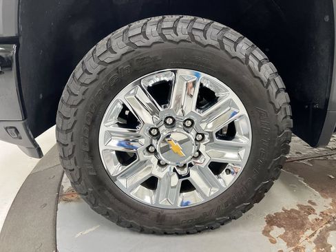 Used 2024 Chevrolet Silverado 2500 High Country w/ Technology Package AWD/4WD image 28