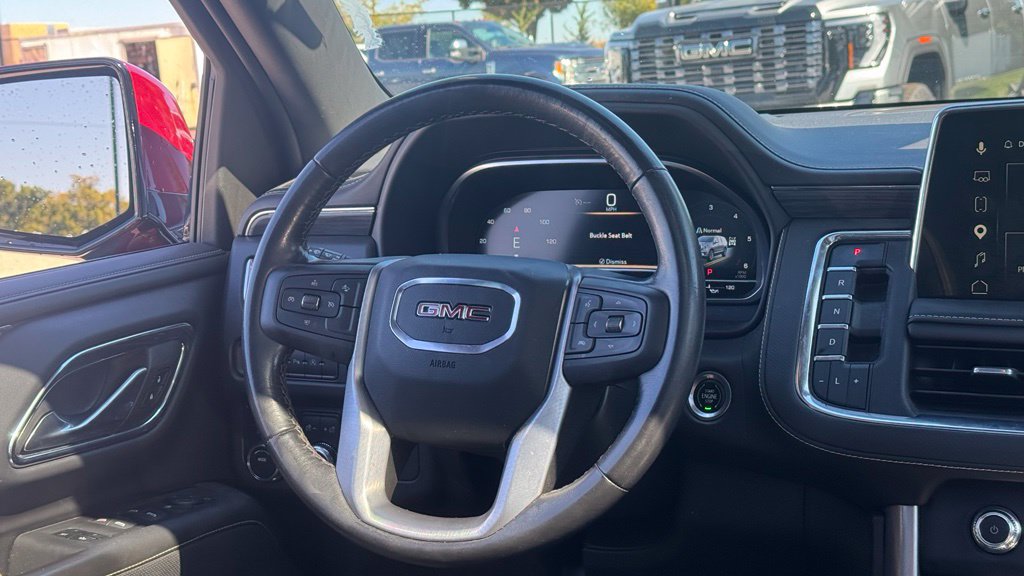 Used 2023 GMC Yukon XL SLT AWD/4WD image 16