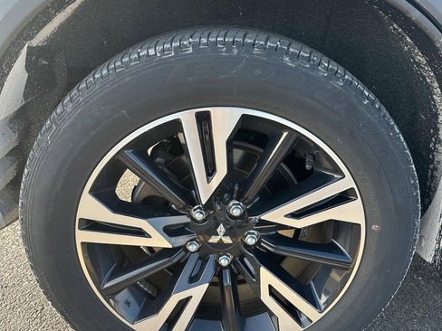 Used 2023 Mitsubishi Eclipse Cross SE image 13