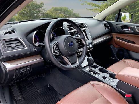 Used 2019 Subaru Outback 2.5i Touring AWD/4WD image 16