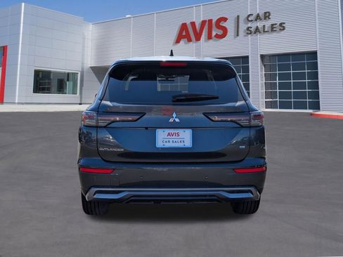 Used 2025 Mitsubishi Outlander SE FWD image 7