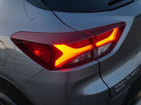 Used 2021 Chevrolet TrailBlazer ACTIV w/ Convenience Package image 17