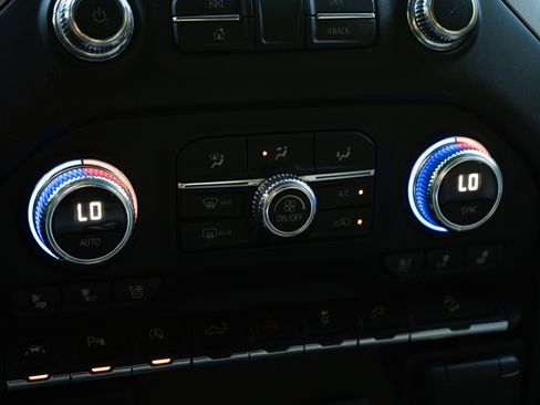 Used 2019 GMC Sierra 1500 SLT w/ SLT Premium Plus Package image 31