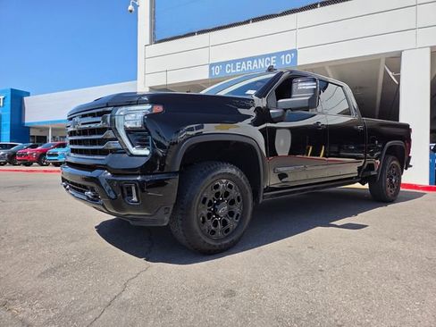 Certified 2024 Chevrolet Silverado 3500 High Country w/ High Country Premium Package AWD/4WD image 2