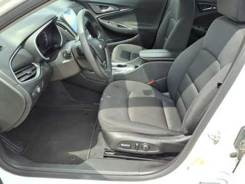 Used 2025 Chevrolet Malibu LT FWD image 10