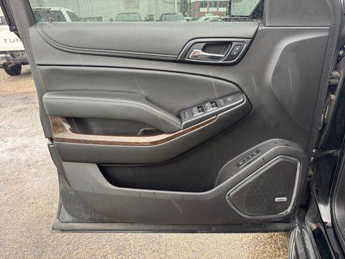 Used 2018 Chevrolet Tahoe LT w/ Luxury Package AWD/4WD image 11