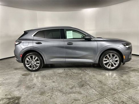 Certified 2022 Buick Envision Avenir w/ Technology Package II image 9