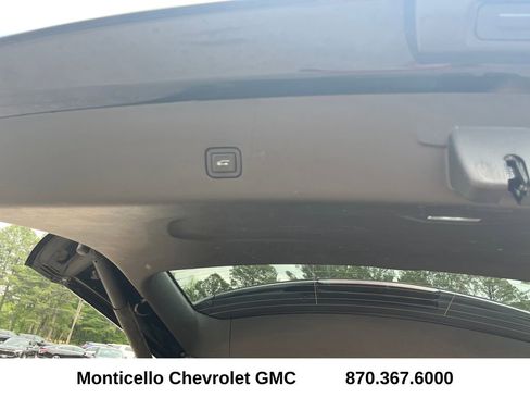 Used 2023 Chevrolet Traverse LT FWD image 27