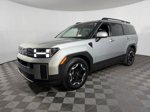 Used 2025 Hyundai Santa Fe SEL image 3