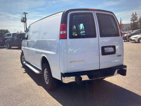 Used 2019 GMC Savana 2500 w/ Driver Convenience Package RWD image 5