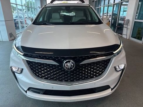 Used 2024 Buick Enclave Avenir AWD/4WD image 2