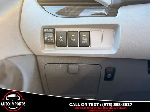 Used 2016 Toyota Sienna XLE Premium image 39