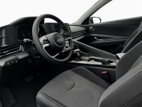 New 2025 Hyundai Elantra SE w/ Cargo Package image 14