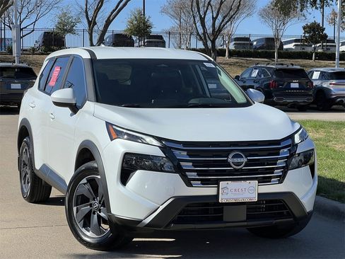 Certified 2025 Nissan Rogue SV image 2