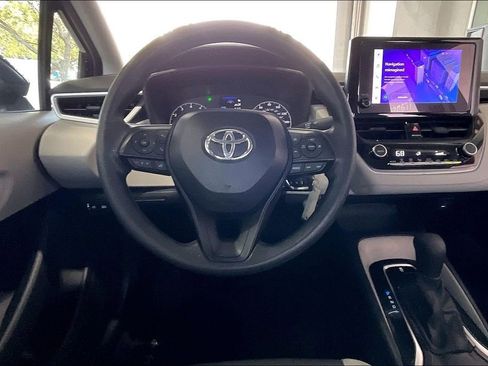 Used 2024 Toyota Corolla LE image 5