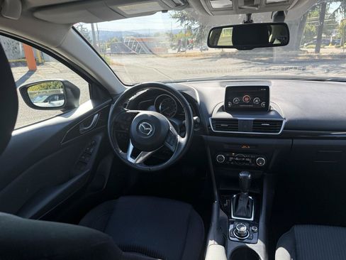 Used 2016 MAZDA MAZDA3 i Touring w/ Popular Equipment Package FWD image 19
