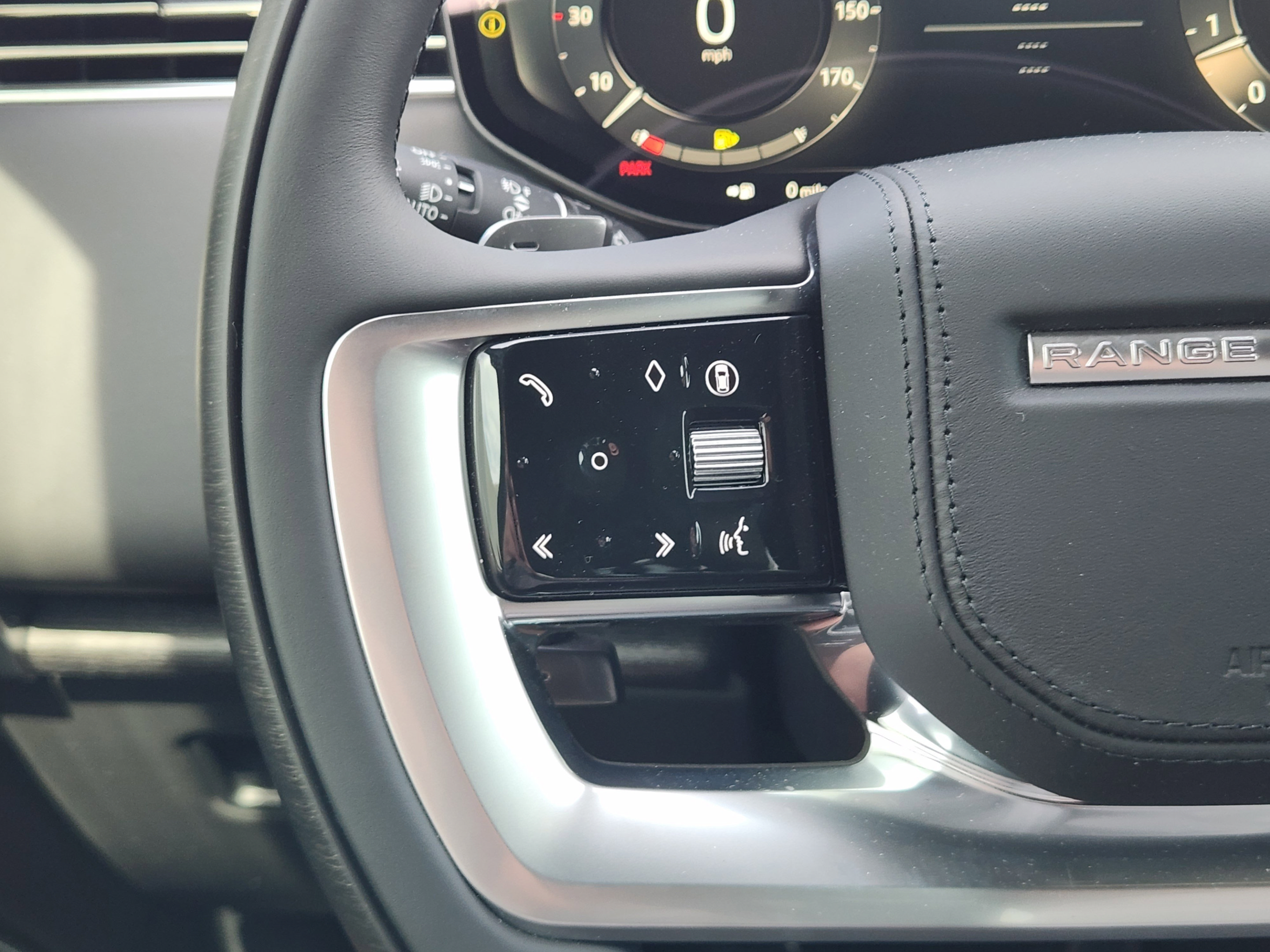 New 2026 Land Rover Range Rover SE AWD/4WD image 22