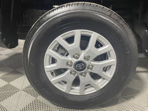 Certified 2025 Toyota Tacoma SR5 image 25